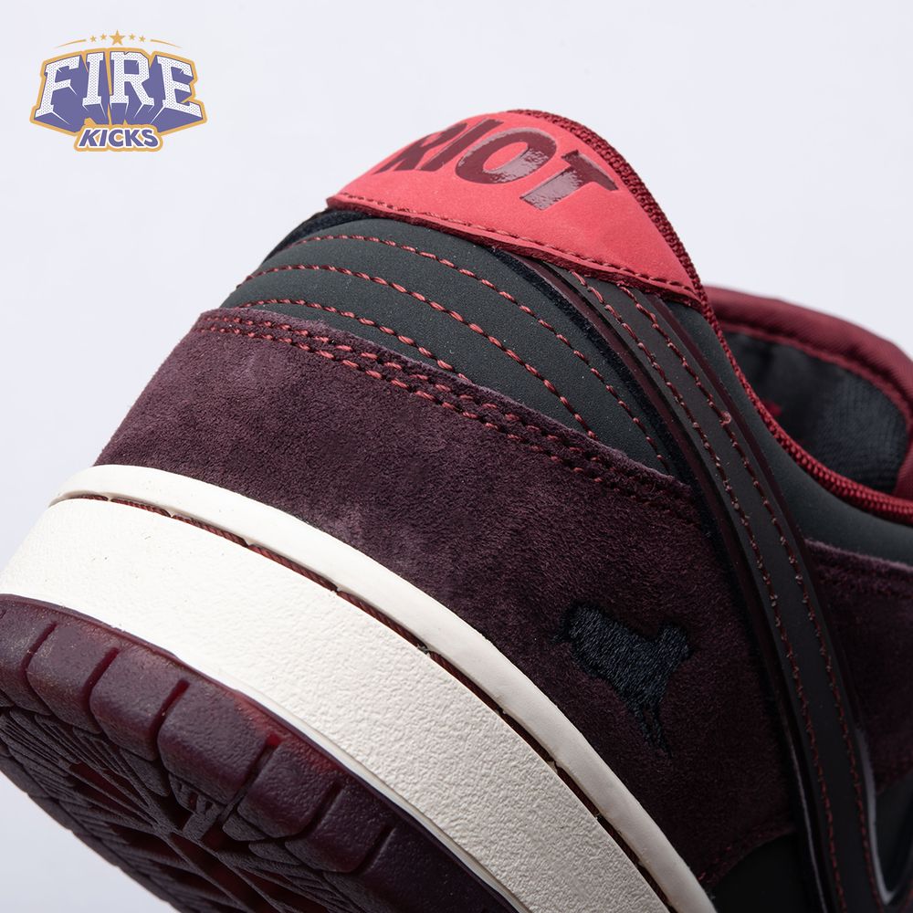 Riot Skateshop Nike SB Dunk Low FZ1289-200 Unisex