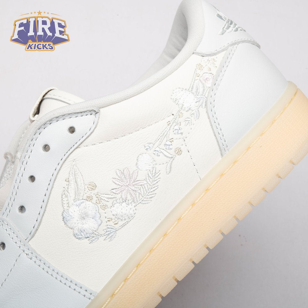 Jordan 1 Retro Low OG Rabbit Floral Swoosh IF4391-100 Unisex