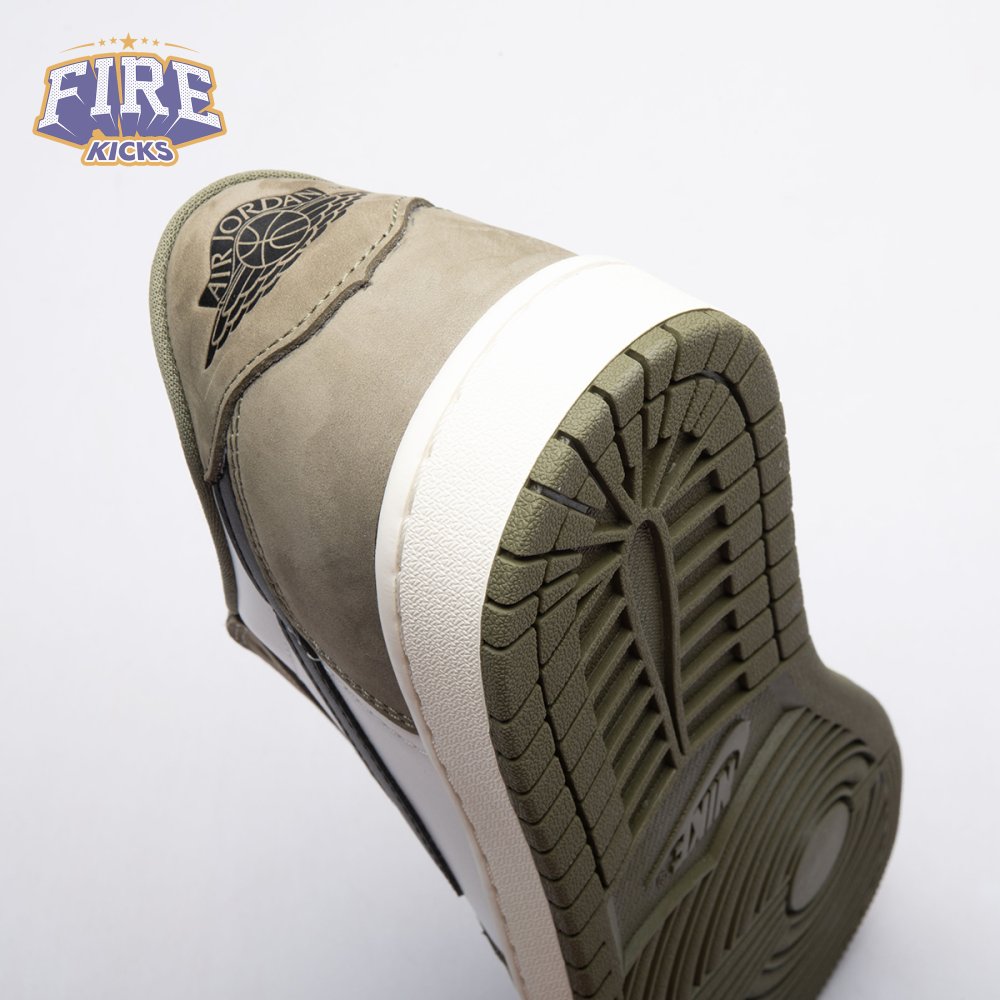 Jordan 1 Retro Low OG Medium Olive HQ6998-200 Unisex