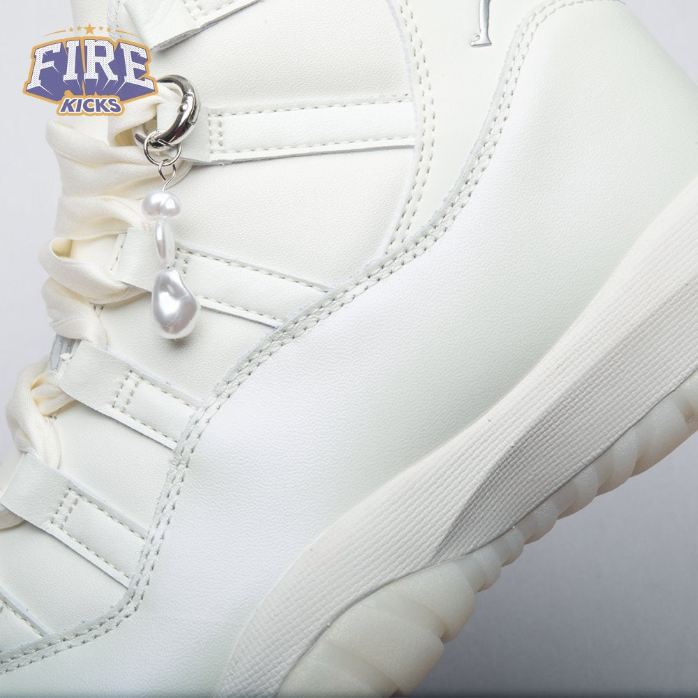 Jordan 11 Retro Pearl Unisex