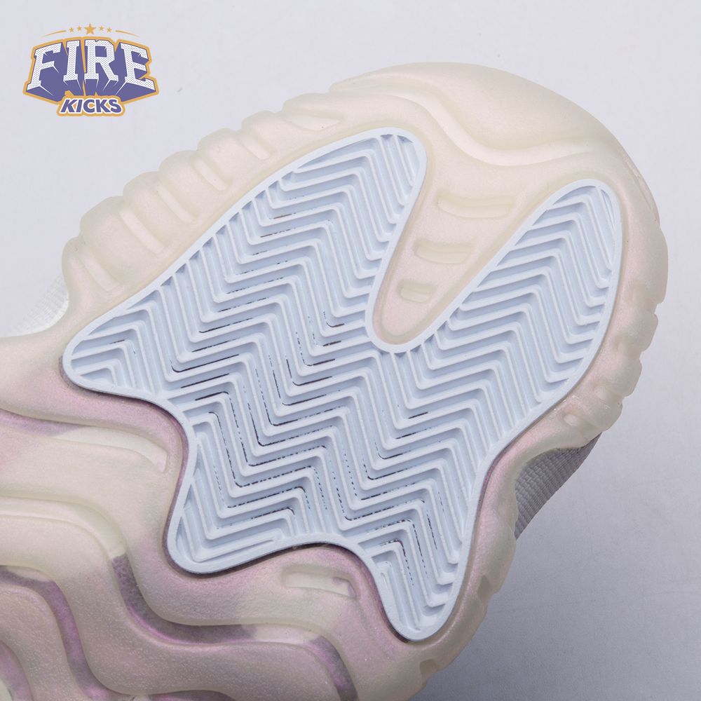 Air Jordan 11 Low "Year of the Snake" HQ7000-001 Unisex