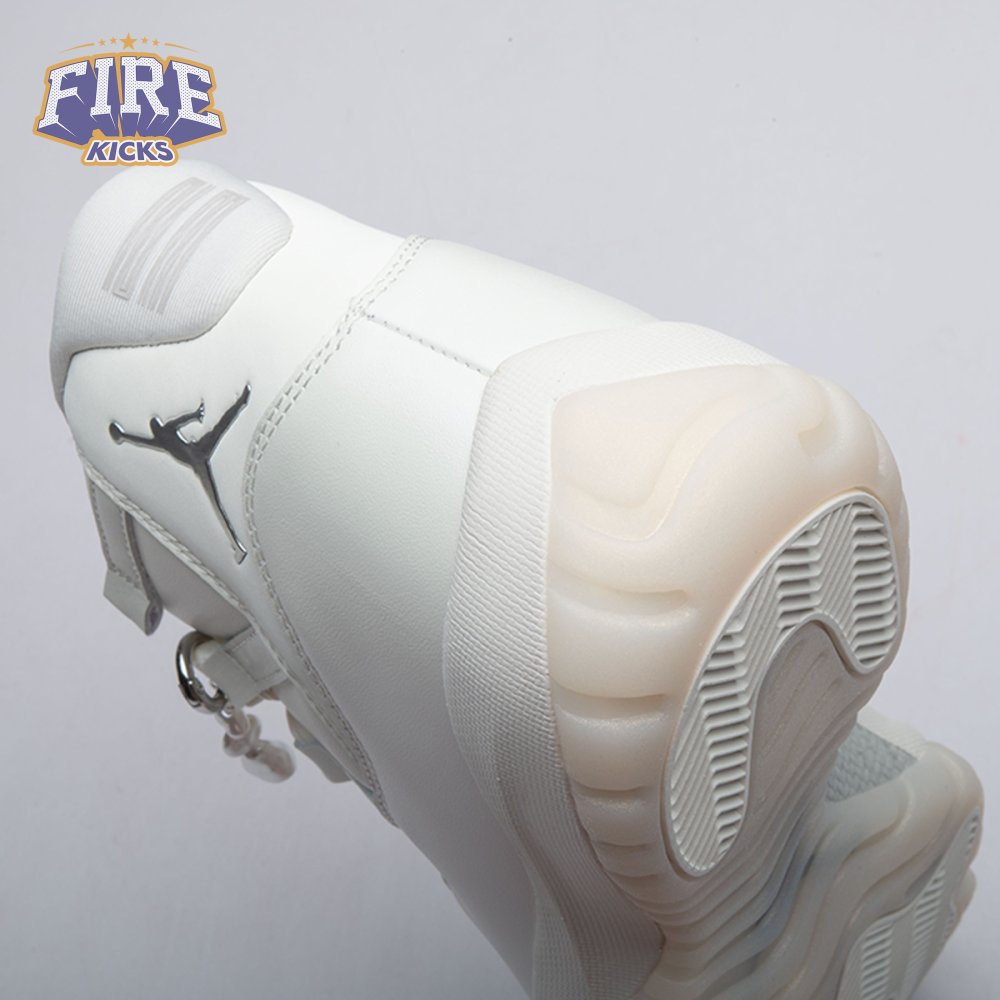 Jordan 11 Retro Pearl Unisex