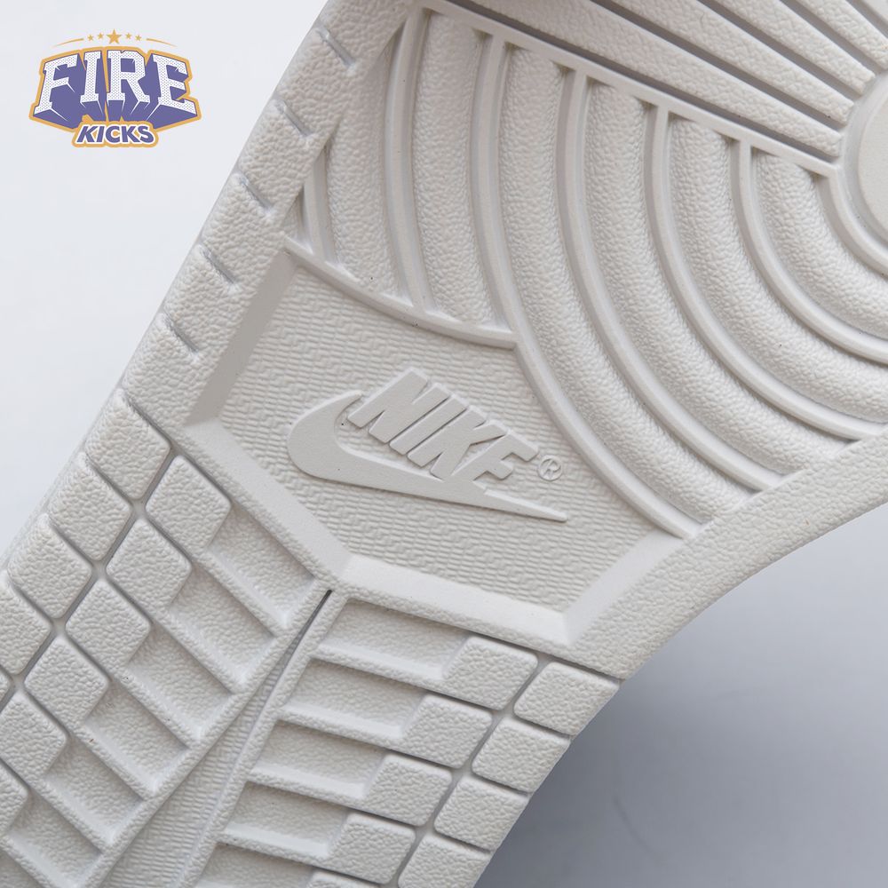 Travis Scott x Air Jordan 1 Low Triple White Unisex