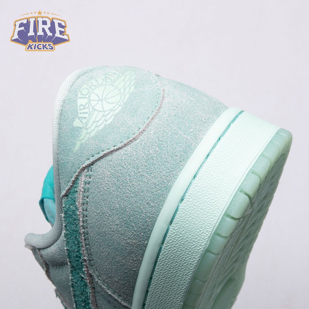 Jordan 1 Retro Low OG Washed Teal HQ8111-300 Unisex