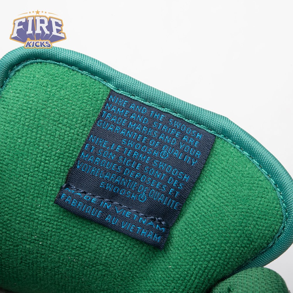 Nike SB Dunk Low Maple Leaf Central Park 313170-021 Unisex