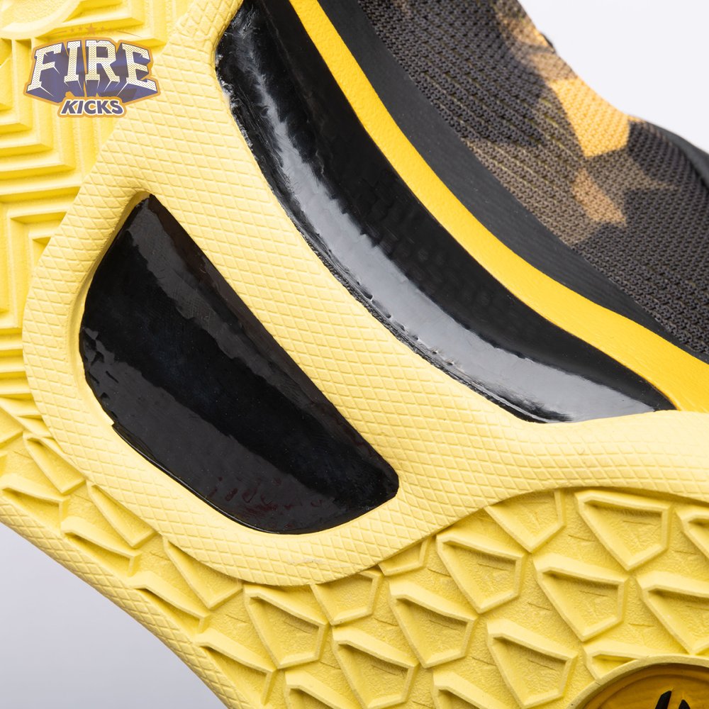 Nike Kobe 8 XDR Black Yellow 555286-077 Men's