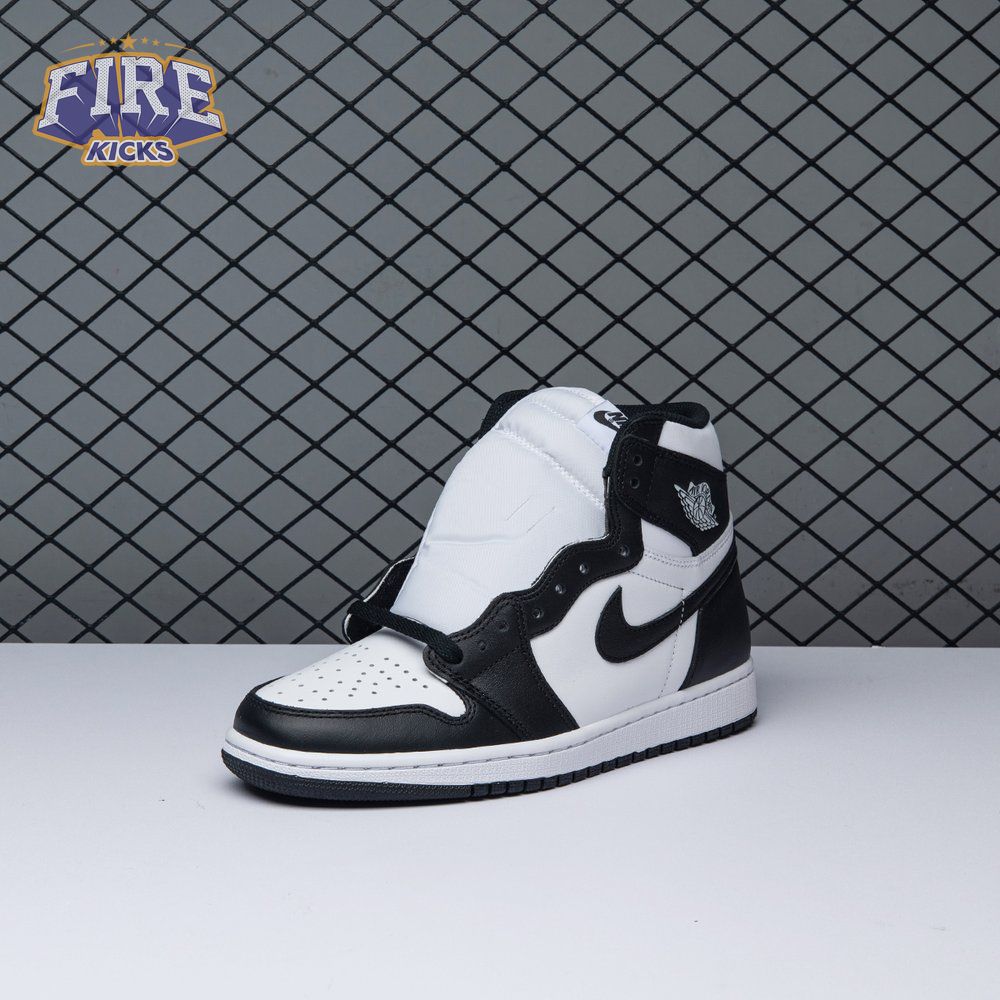 Jordan 1 Retro Black White 555088-010 Unisex