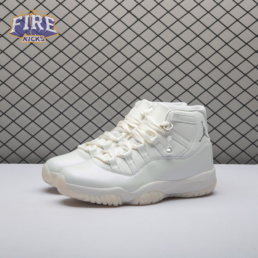 Jordan 11 Retro Pearl Unisex