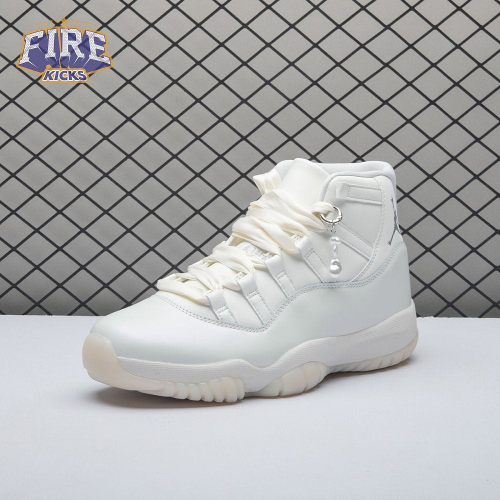 Jordan 11 Retro Pearl Unisex