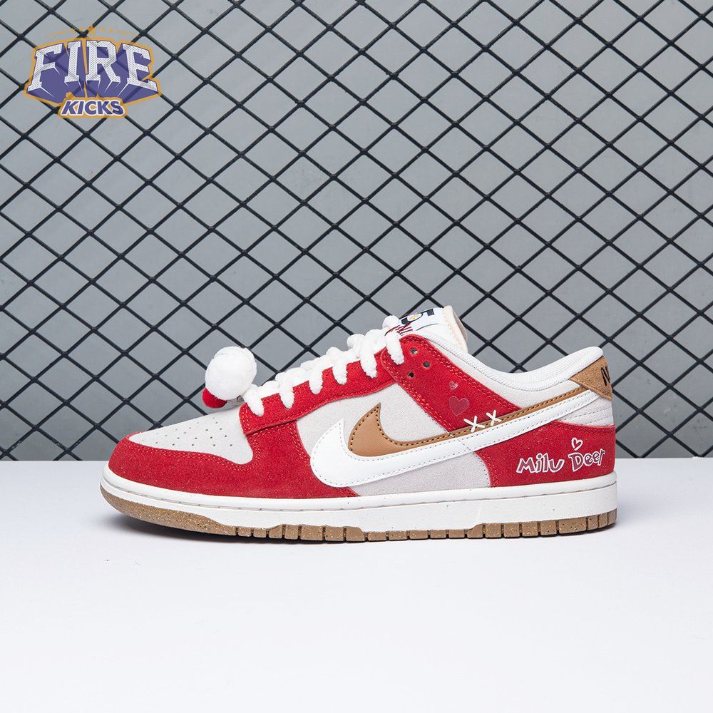 Nike Dunk Low SE Merry Christmas DO9457-112 Unisex