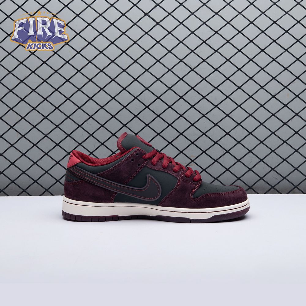 Riot Skateshop Nike SB Dunk Low FZ1289-200 Unisex