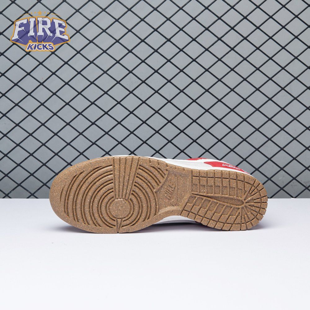 Nike Dunk Low SE Merry Christmas DO9457-112 Unisex