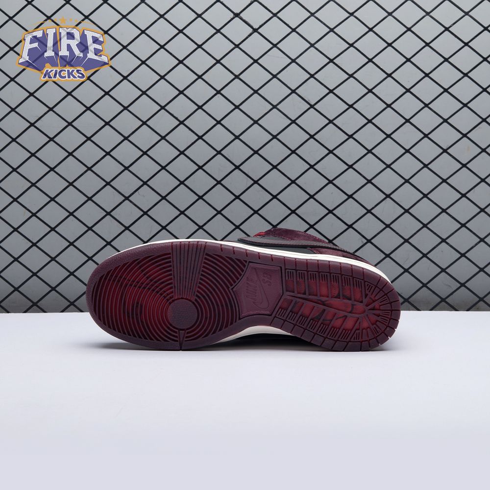 Riot Skateshop Nike SB Dunk Low FZ1289-200 Unisex