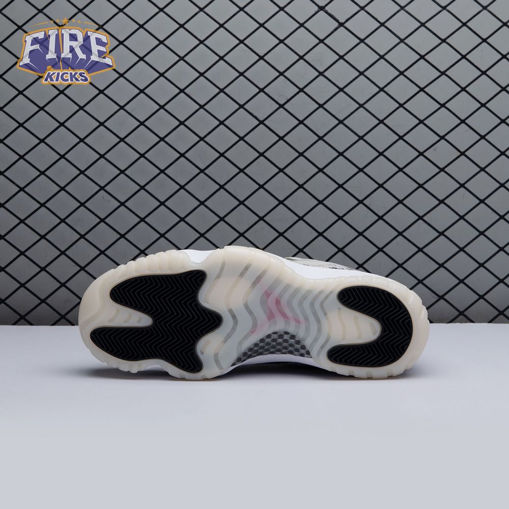 Jordan 11 Retro Low Snake Light Bone CD6846-002 Unisex