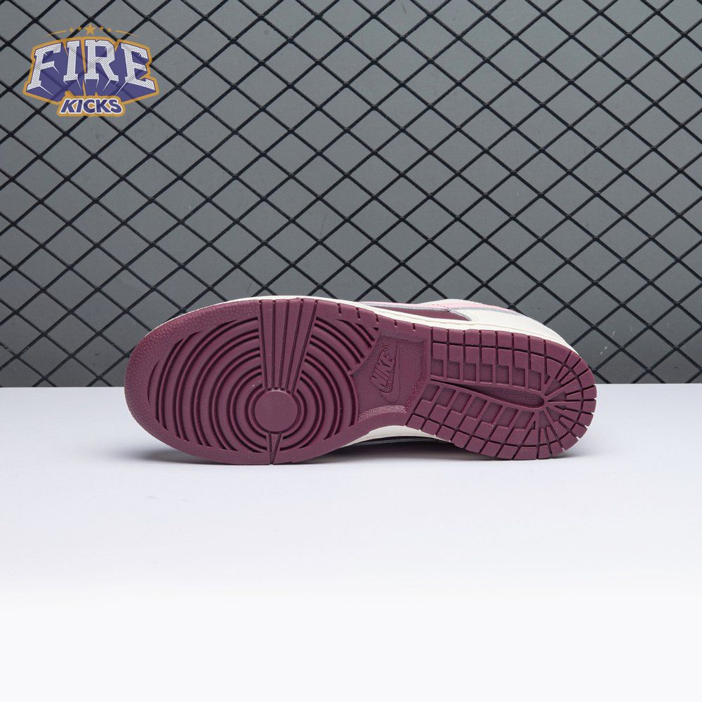 Nike Dunk Low Valentine's Day DR9705-100 Unisex