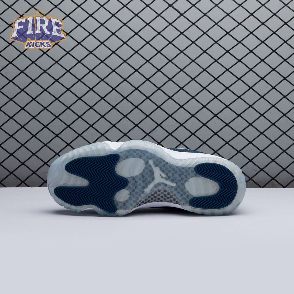 Jordan 11 Retro Low Snake Navy (2019) CD6846-102 Unisex