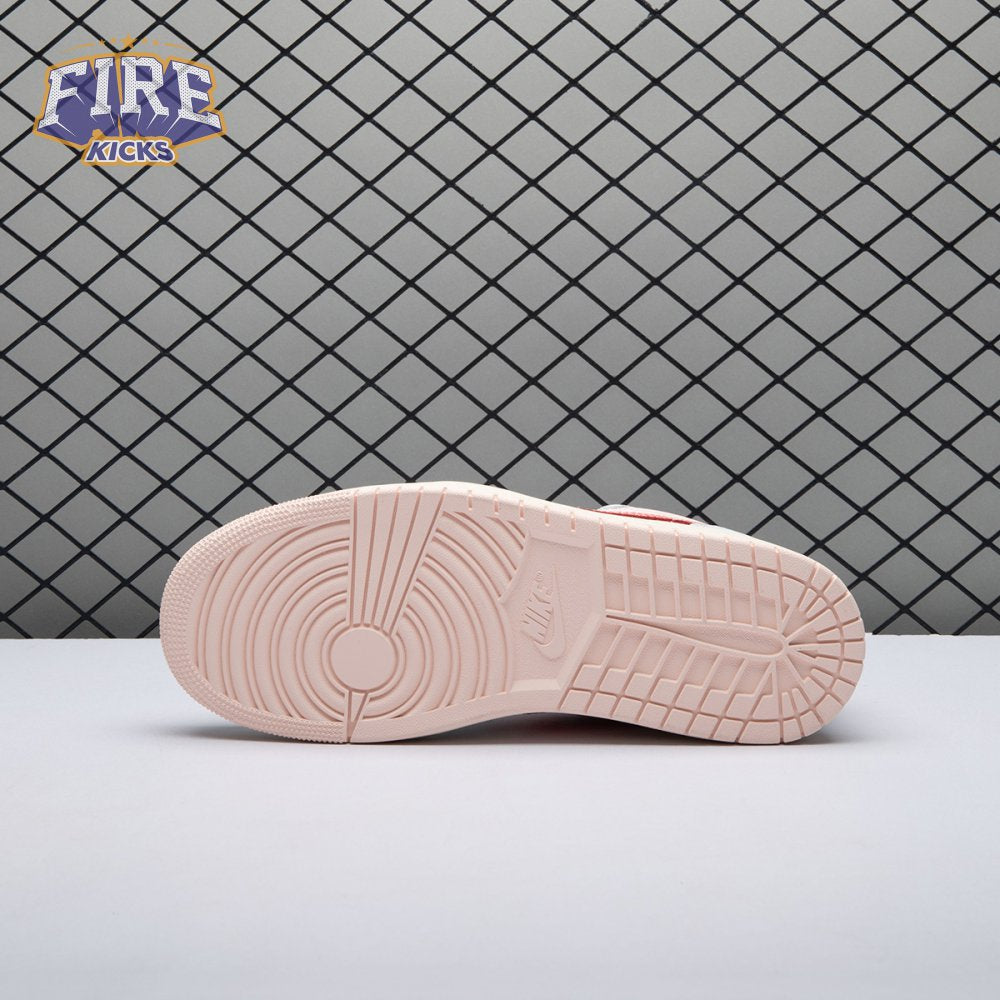 Jordan 1 Low SE Strawberry Milkshake IB8156-133 Unisex