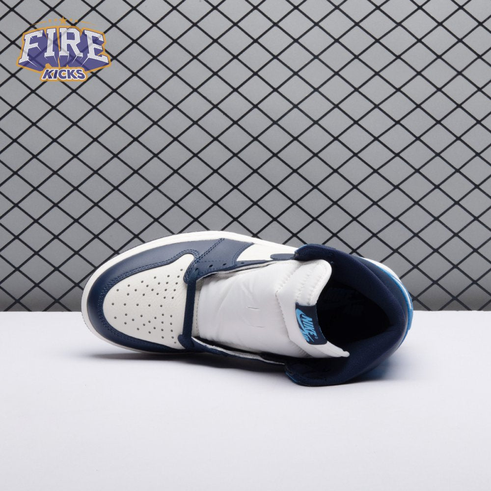 Jordan 1 Retro High Obsidian UNC Unisex