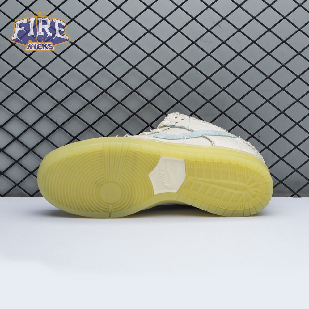 Nike SB Dunk Low Mummy DM0774 111 Unisex