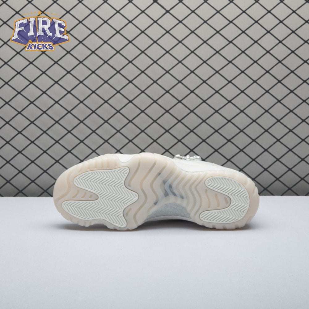 Jordan 11 Retro Pearl Unisex
