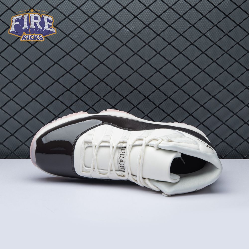 Air Jordan 11 "Neapolitan" Unisex