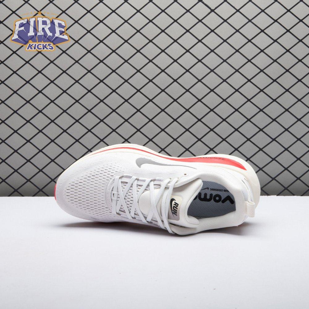 Nike Vomero 18 Platinum Tint Siren Red Light Smoke Grey Metallic Pewter HM6803-001 Unisex