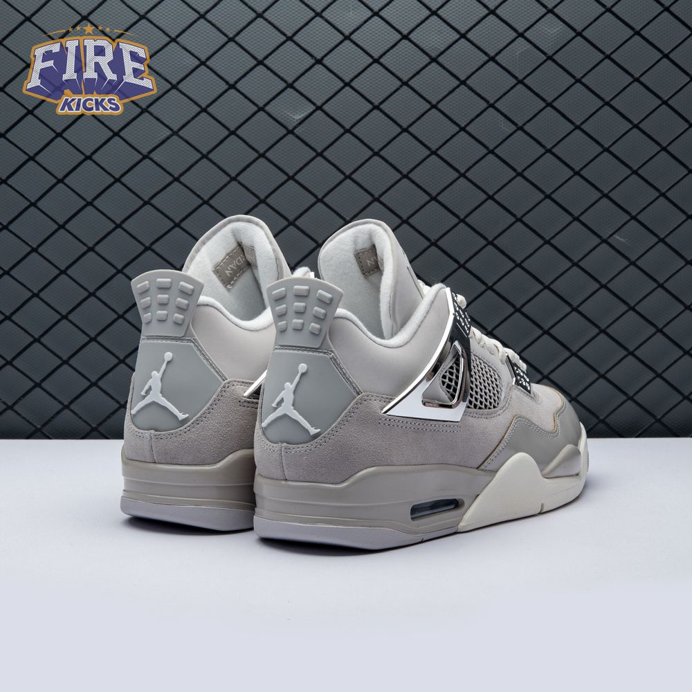 Jordan 4 Retro Frozen Moments AQ9129-001 Unisex