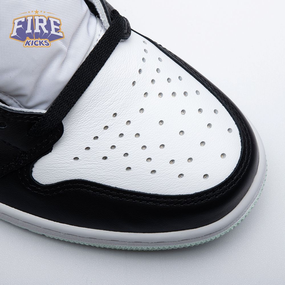 Air Jordan 1 OG Igloo 861428-100 Unisex