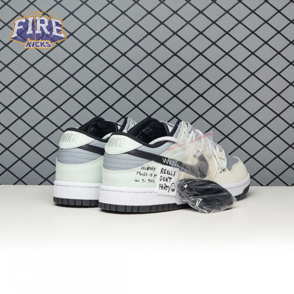 Nike Dunk Low EMB Knicks Canvas DD1391-100 Unisex