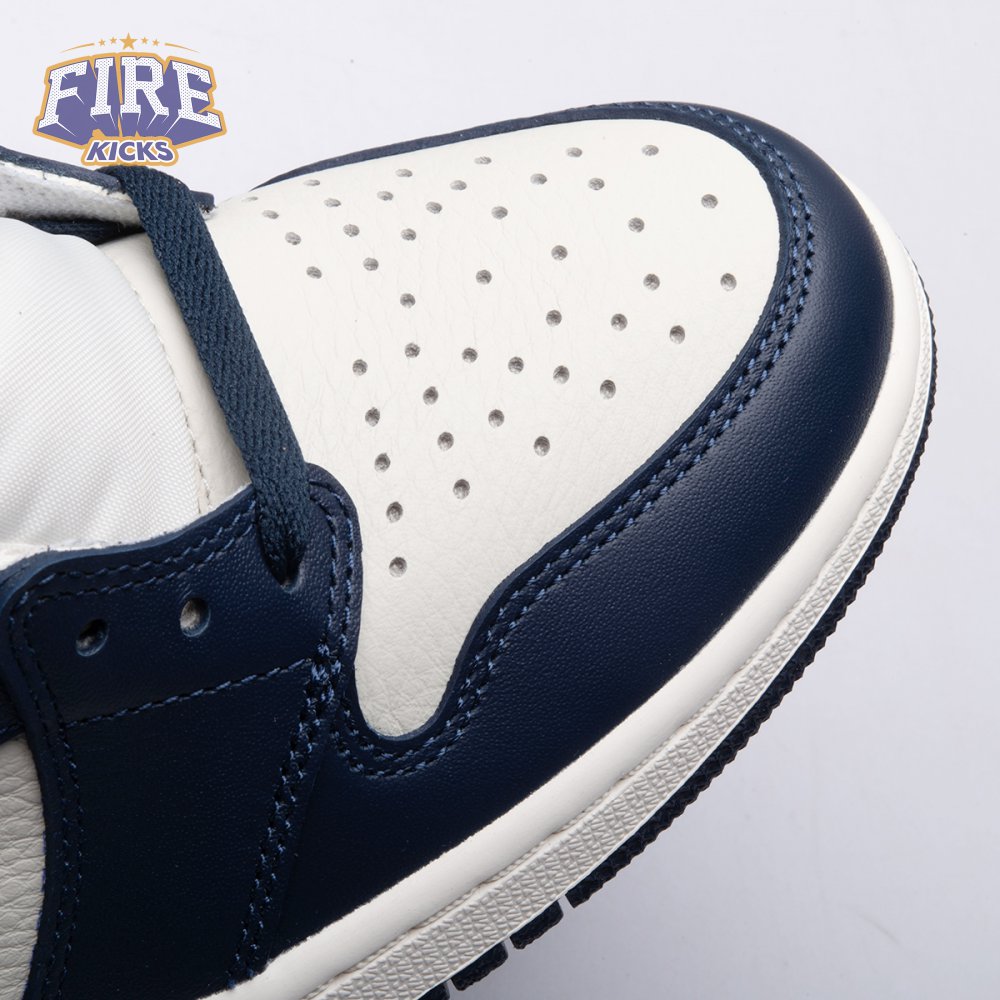 Jordan 1 Retro High Obsidian UNC Unisex