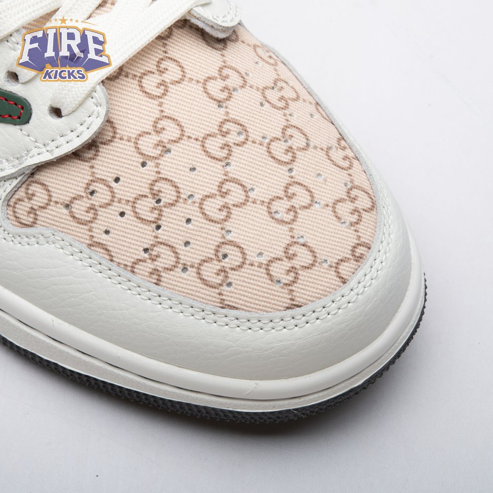 Travis Scott x Air Jordan 1 Low DZ5899-003 Unisex