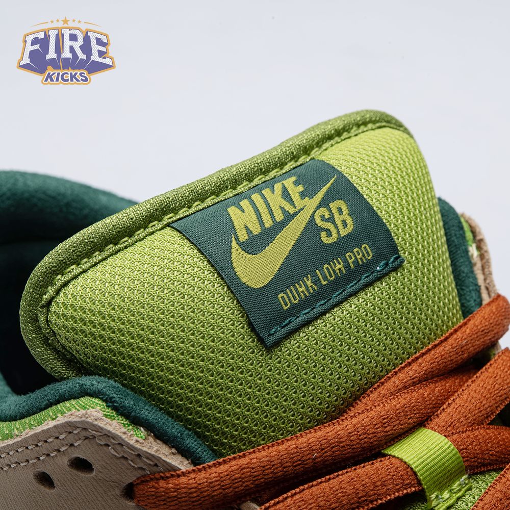 Nike SB Dunk Low Escargot FQ7585 200 Unisex