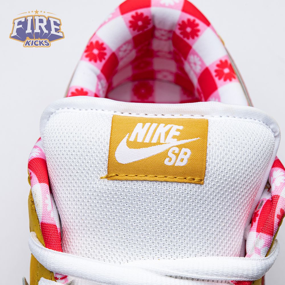 Nike SB Dunk Low Yellow Lobster 313170-137566 Men's