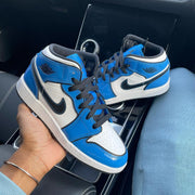 Air Jordan 1 Mid 'Signal Blue'
